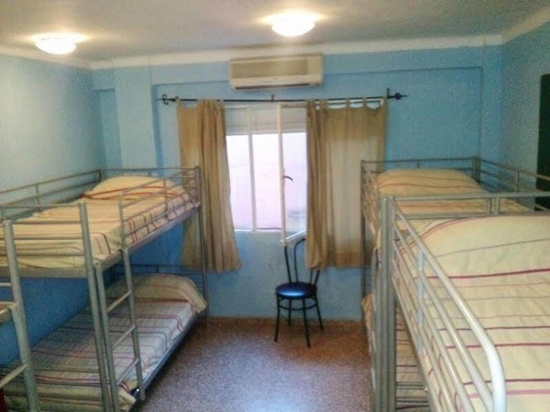 Residencia Malaga Backpackers Hostel Exterior photo